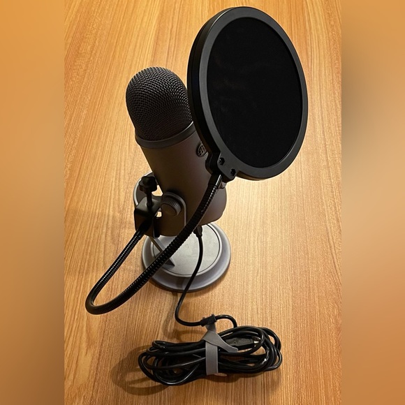 Earamble Pop Shield - Picture 1 of 3